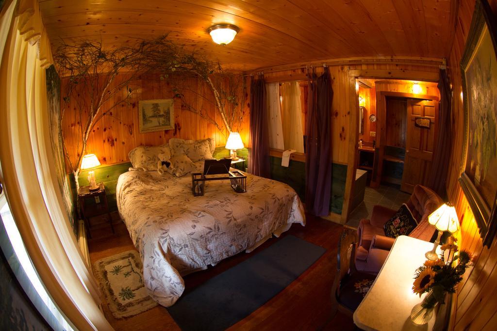 Lake Clear Lodge Экстерьер фото