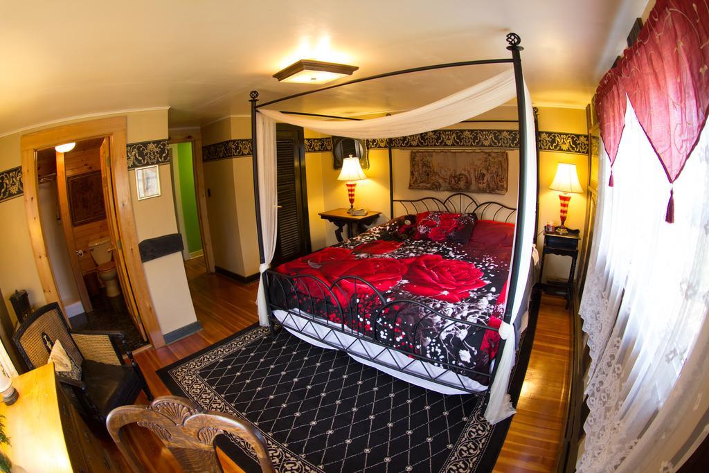 Lake Clear Lodge Экстерьер фото