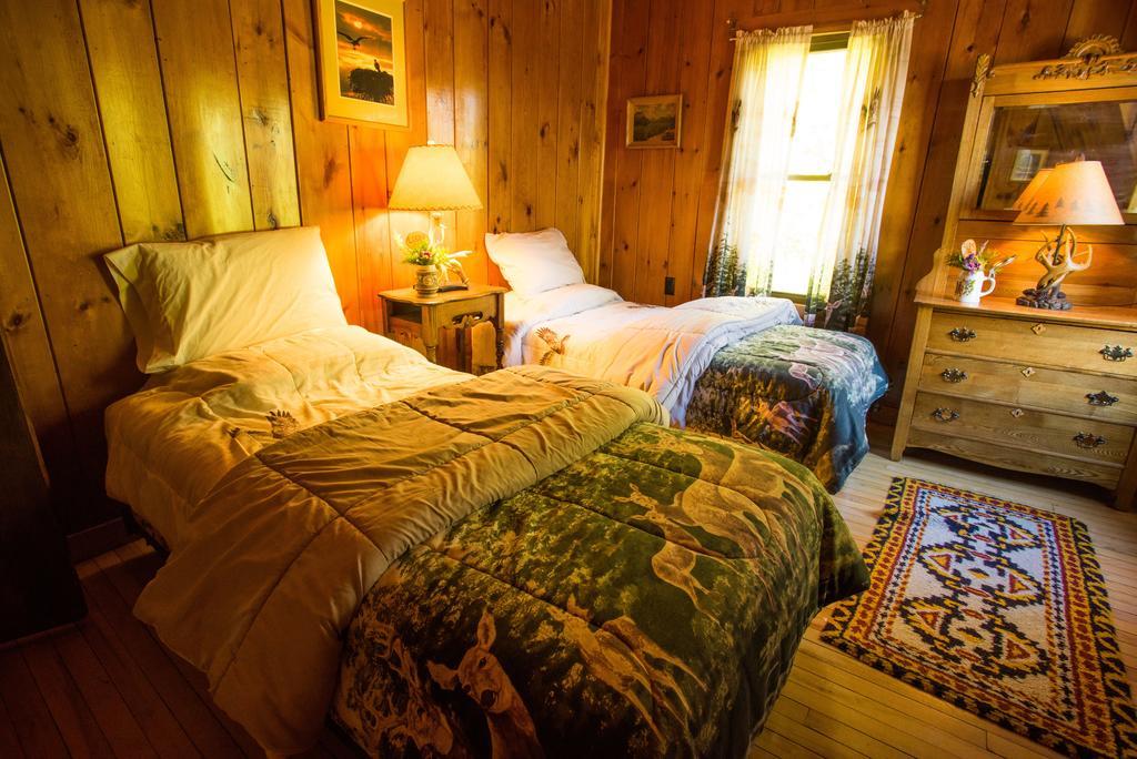 Lake Clear Lodge Экстерьер фото