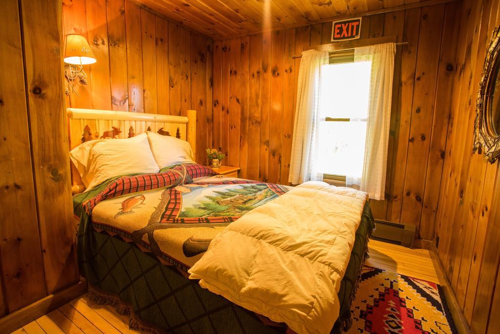 Lake Clear Lodge Экстерьер фото
