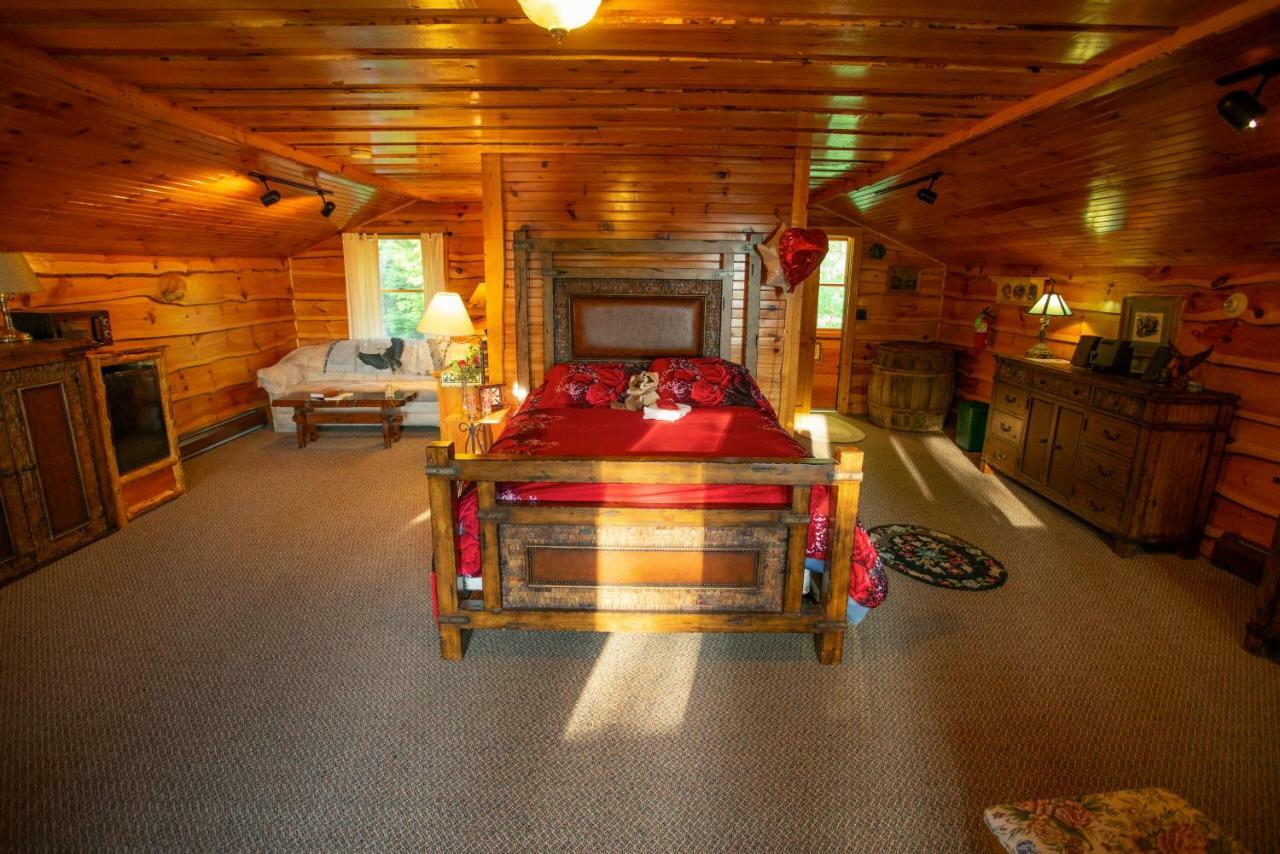 Lake Clear Lodge Экстерьер фото